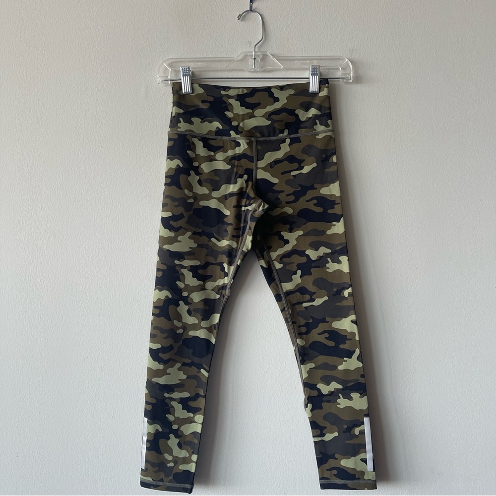 Zyia Active Green Camo Athletic Cropped Leggings 2